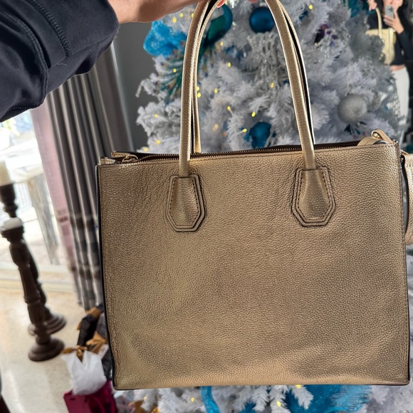 Michael Kors Mercer Large Metallic Pebbled Leather Tote Gold Shoulder Bag - Picture 2 of 9